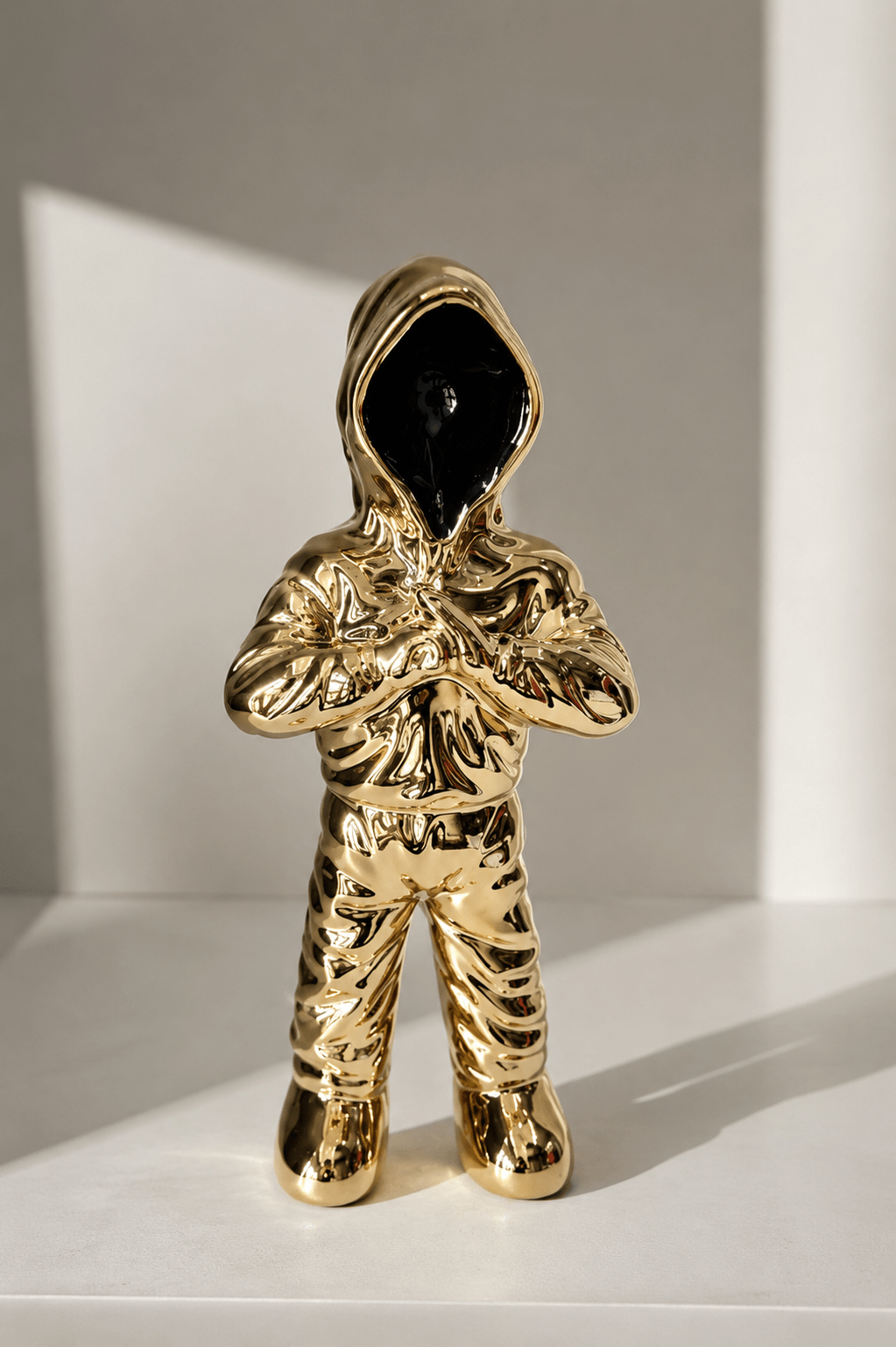 GOLDEN HOODIE MAN - MAUHK
